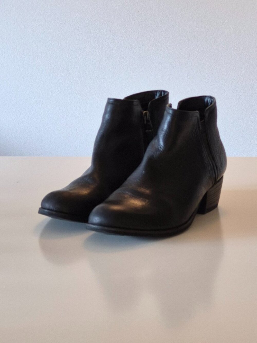 Clarks Ankle Boots Womens 9 Black Leather Side Zip Block Heel Booties - Picture 2 of 12